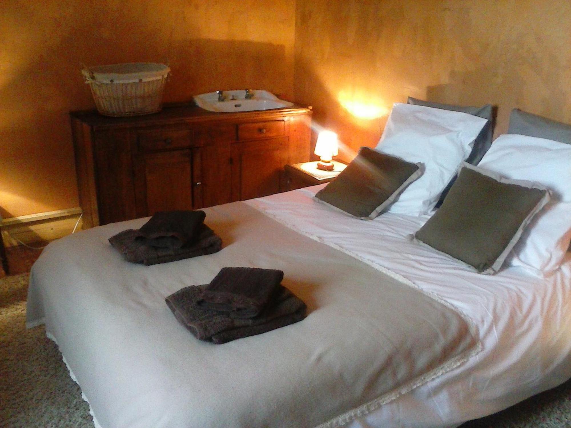 Les Gites Du Couvent Alternatif Camlez Quarto foto